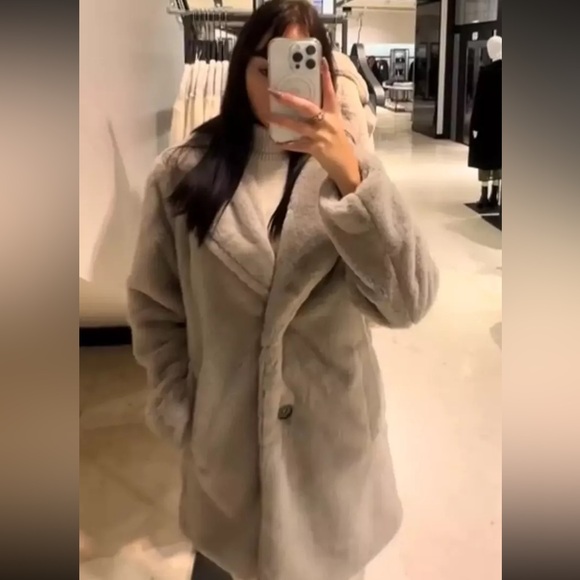 ZARA GREY FAUX FUR COAT SIZE
MEDIUM Ref 6318/246/802 019 - Picture 9 of 14